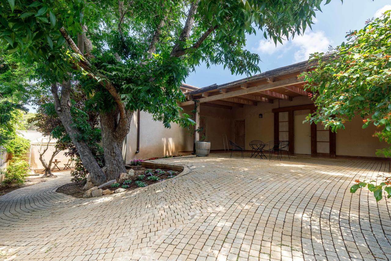 Smadar Inn Zikhron Ya'akov Esterno foto